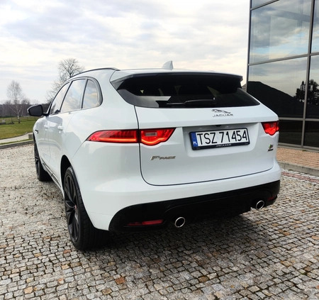 Jaguar F-Pace cena 139000 przebieg: 114000, rok produkcji 2017 z Staszów małe 781